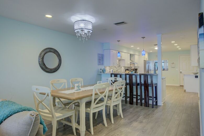 Anna Maria Island Retreat 2br Condo