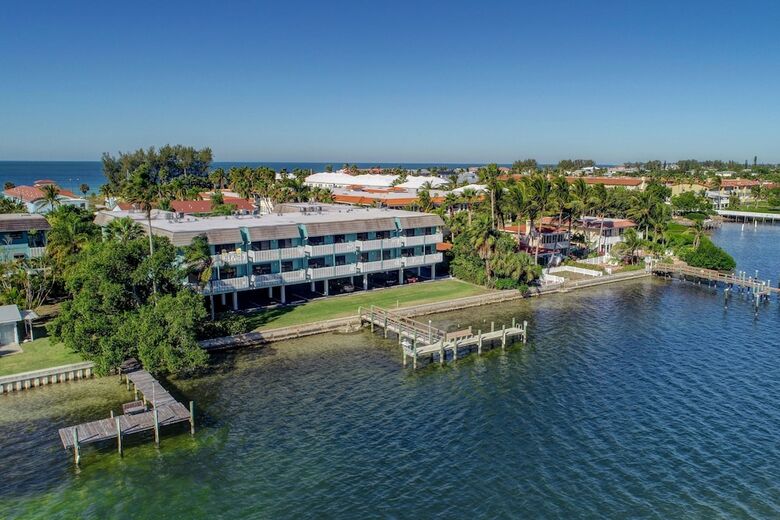 Anna Maria Island Retreat 2br Condo