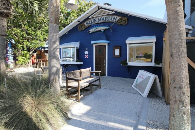 Anna Maria Island Retreat 2br Condo