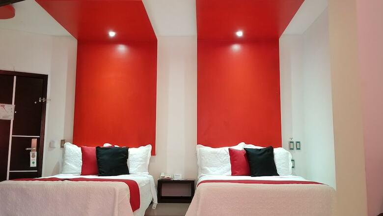 Hotel Dluxe & Suites