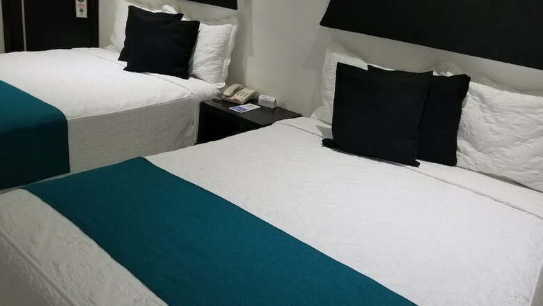 Hotel Dluxe & Suites