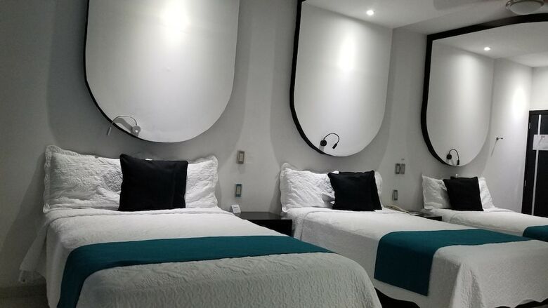 Hotel Dluxe & Suites