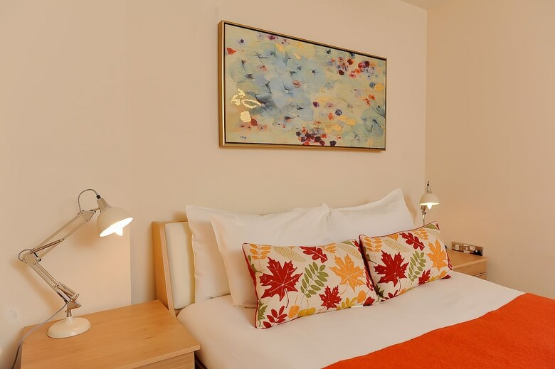 Reading Town Center River View Serviced Apartments
