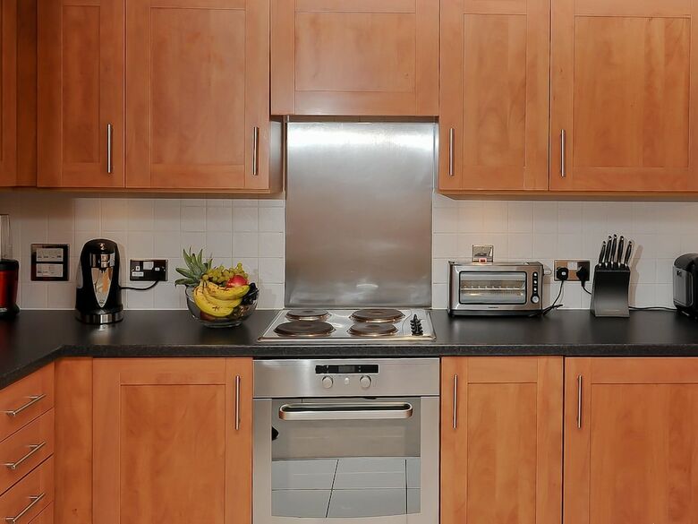 Reading Town Center River View Serviced Apartments
