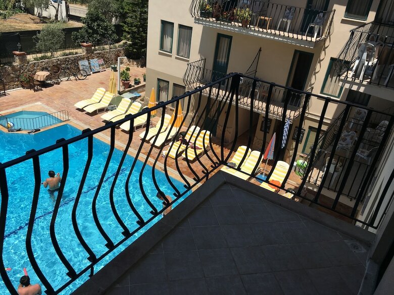 Poppy Apart Hotel