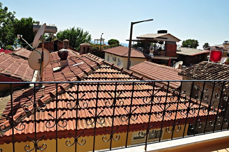 Sevil Hotel