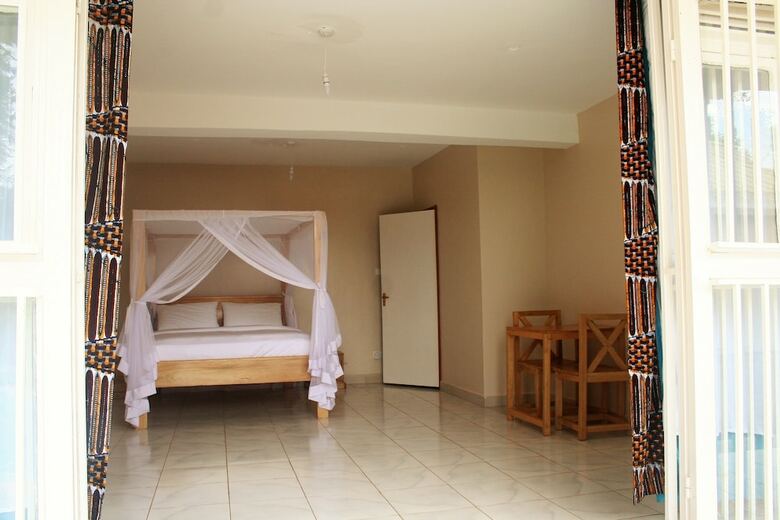 Hotel Bromelia Guesthouse