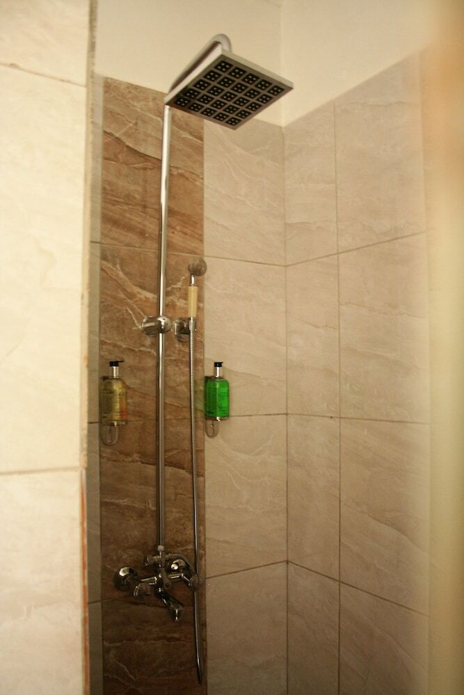 Hotel Bromelia Guesthouse
