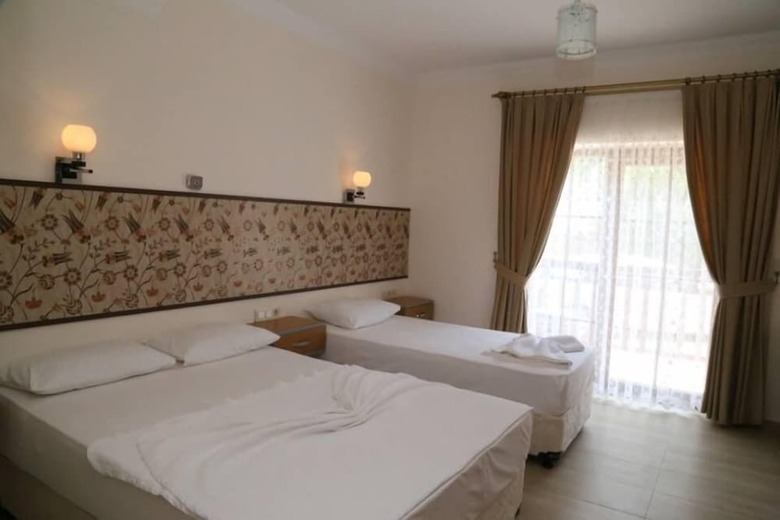 Manolya Hotel