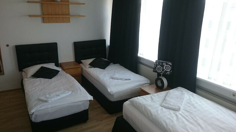 4th Floor Hotel