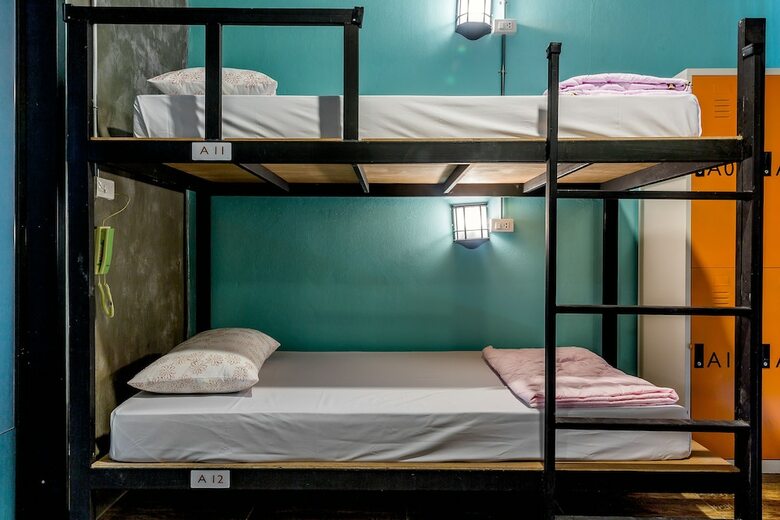 Hostal The Guest Hotel - Hostel