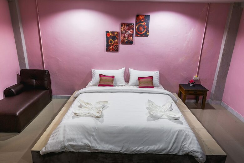 Hostal The Guest Hotel - Hostel