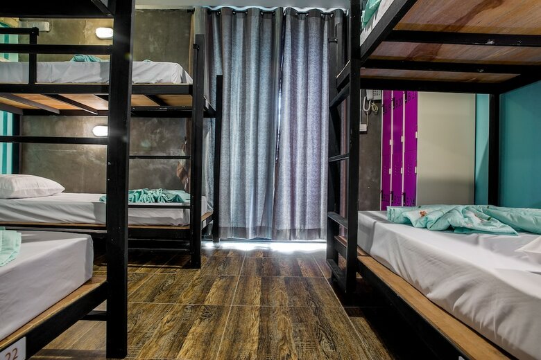 Hostal The Guest Hotel - Hostel