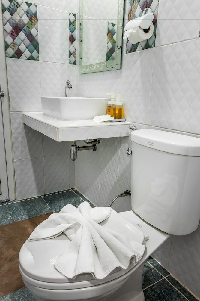 Hostal The Guest Hotel - Hostel