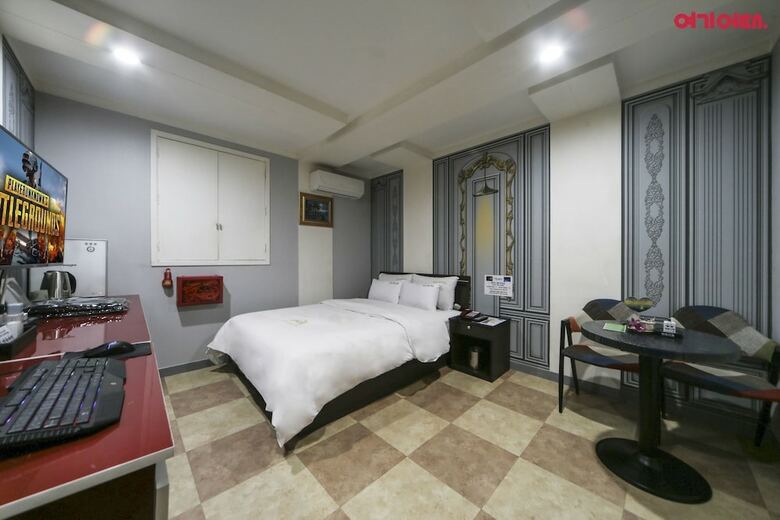 Hotel Sky Motel
