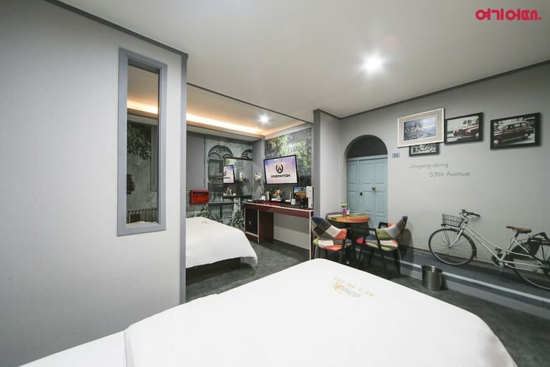 Hotel Sky Motel