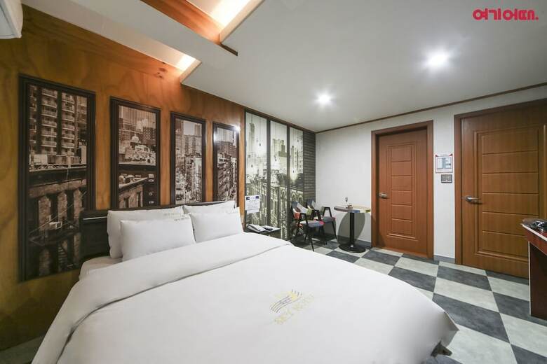 Hotel Sky Motel