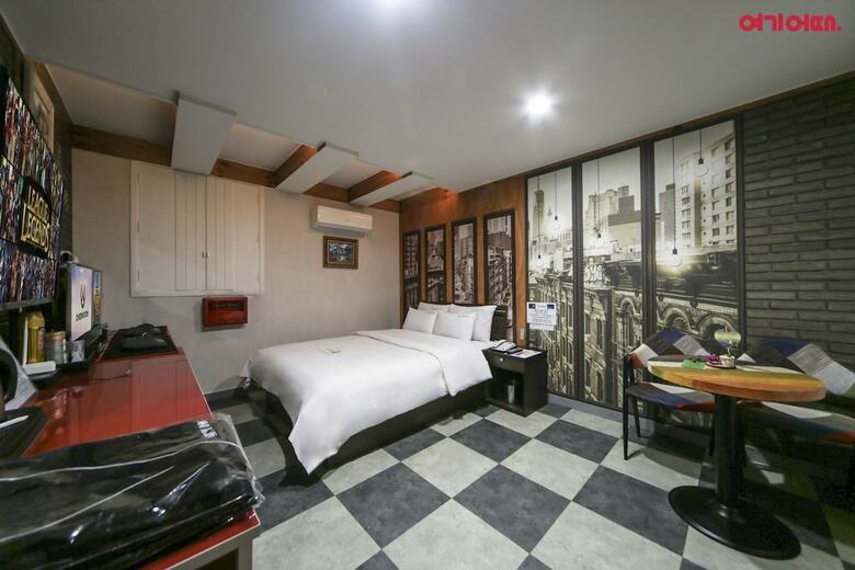 Hotel Sky Motel