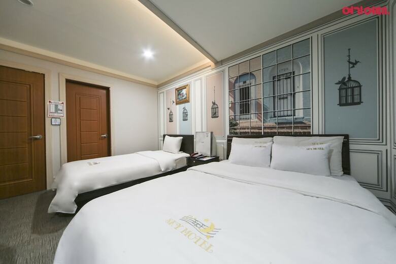 Hotel Sky Motel