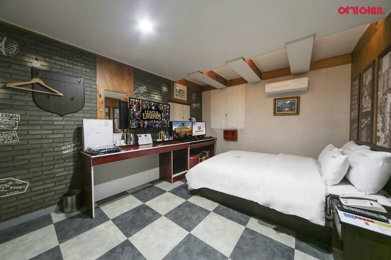 Hotel Sky Motel