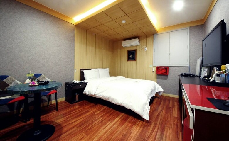 Hotel Sky Motel