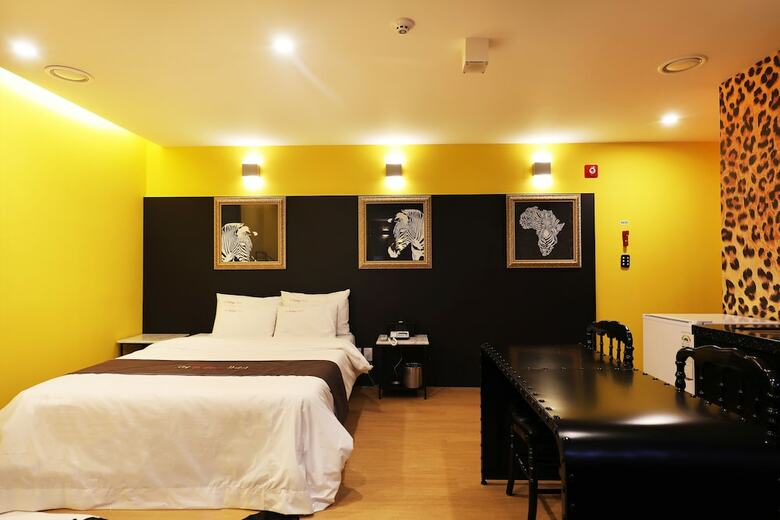 Sm Boutique Hotel