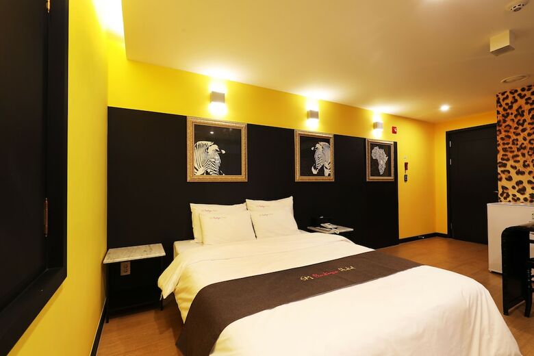 Sm Boutique Hotel