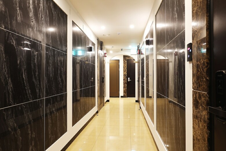 Sm Boutique Hotel