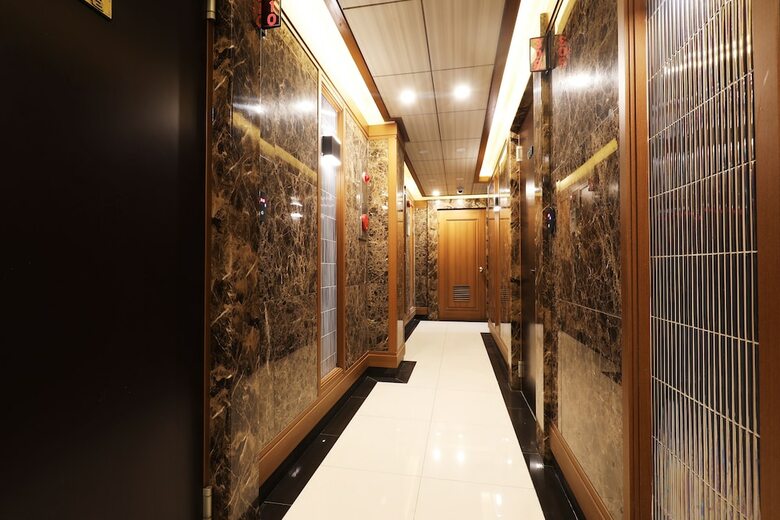 Sm Boutique Hotel