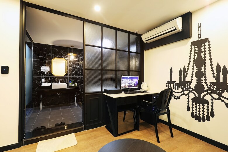 Sm Boutique Hotel
