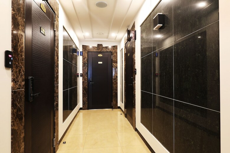 Sm Boutique Hotel