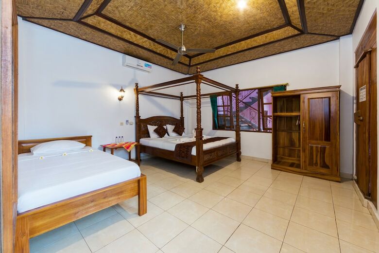 Bed & Breakfast Sayong House