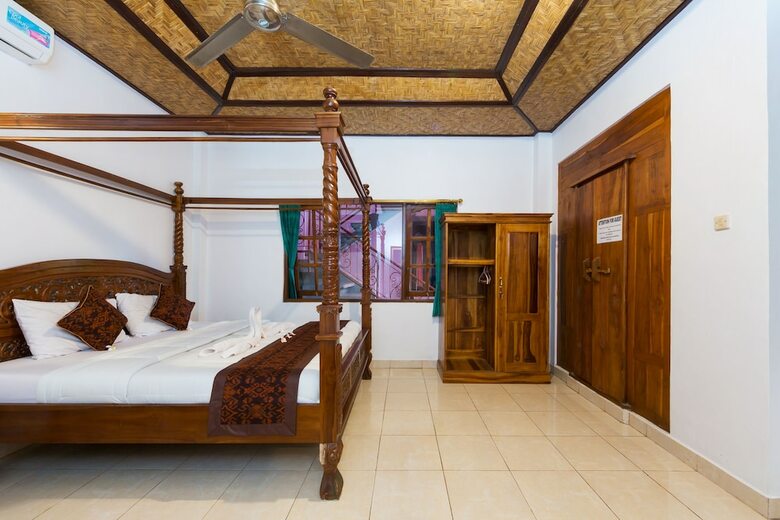 Bed & Breakfast Sayong House