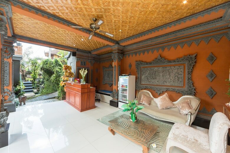 Bed & Breakfast Sayong House