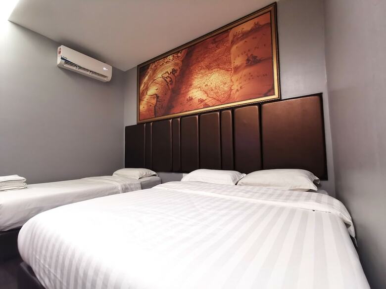 Oyo 89423 Zenz Hotel