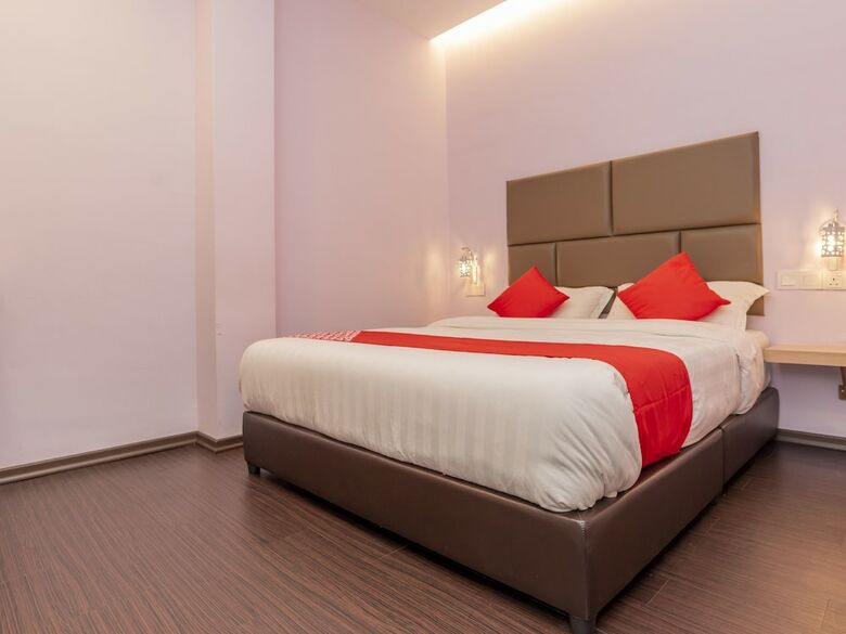 Oyo 89423 Zenz Hotel