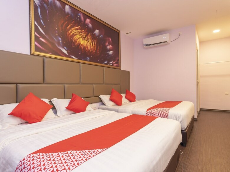 Oyo 89423 Zenz Hotel