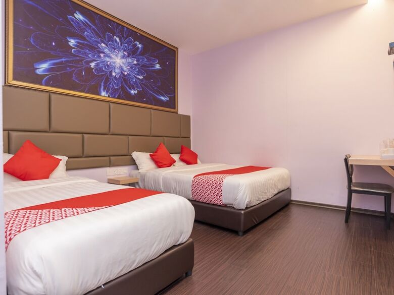 Oyo 89423 Zenz Hotel