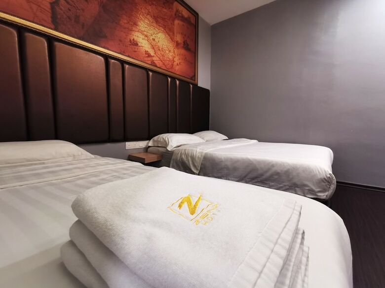 Oyo 89423 Zenz Hotel