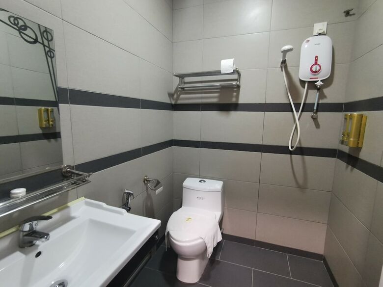 Oyo 89423 Zenz Hotel