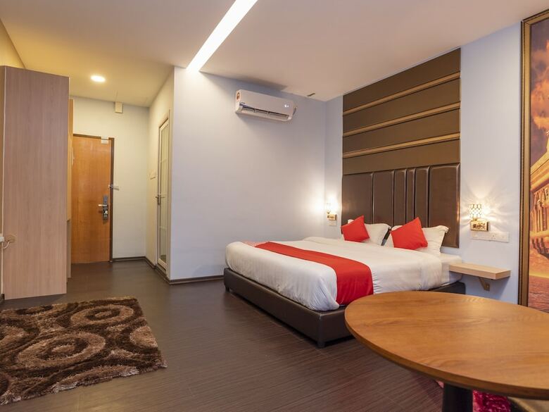 Oyo 89423 Zenz Hotel