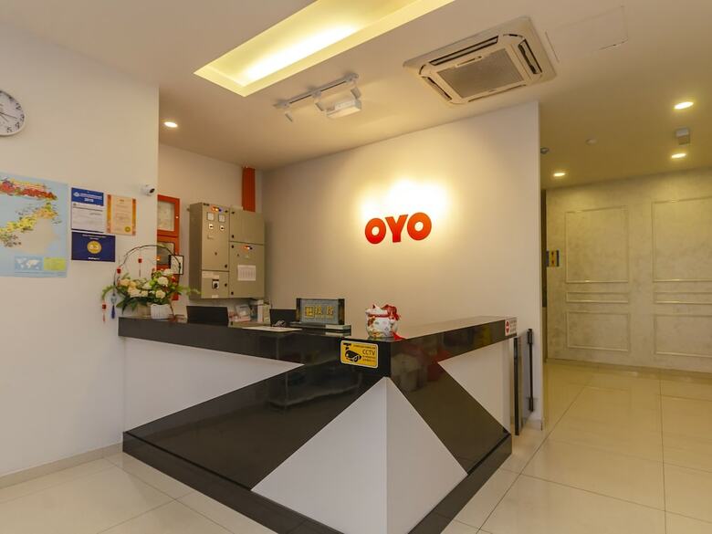 Oyo 89423 Zenz Hotel