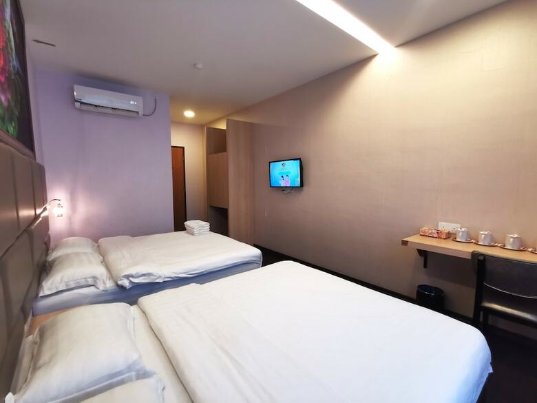 Oyo 89423 Zenz Hotel
