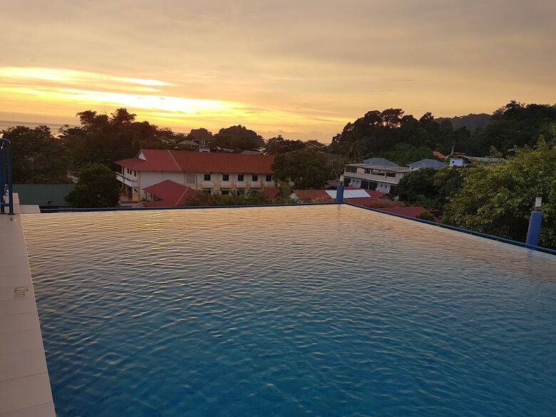 Mny Hotel & Resort