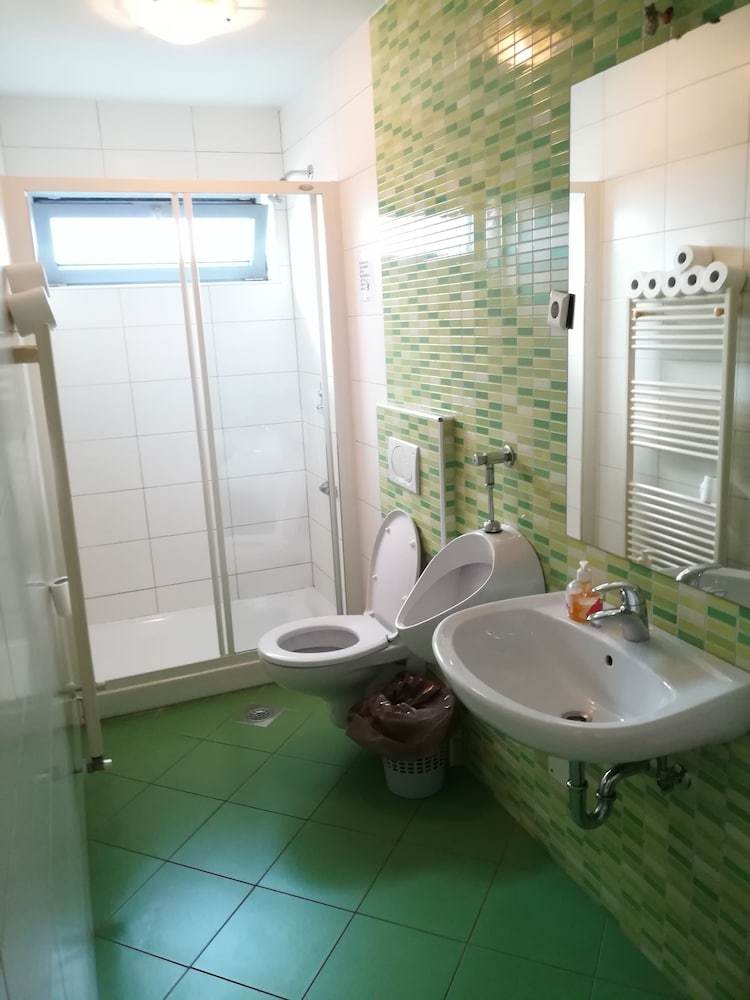 Hostal Simbol Rooms