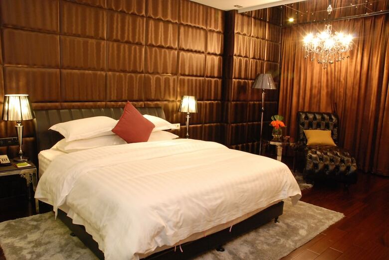 Golden City Hotel
