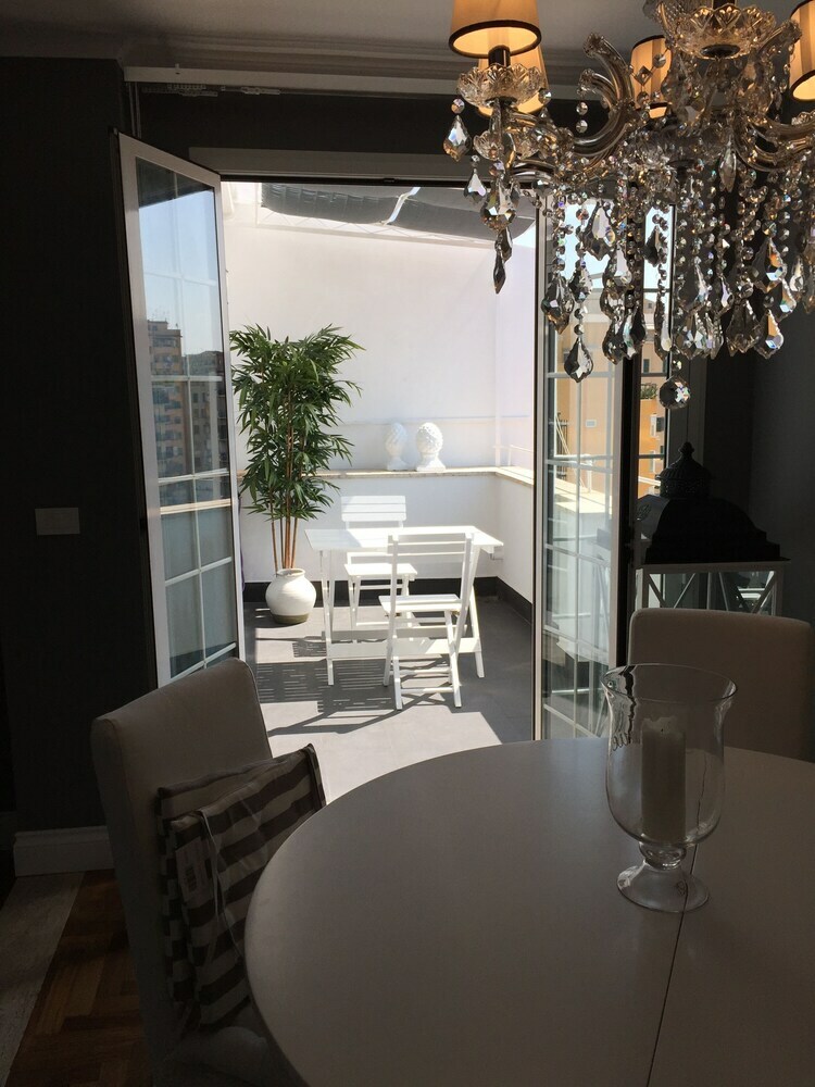 Big Tree Luxury Apartment
