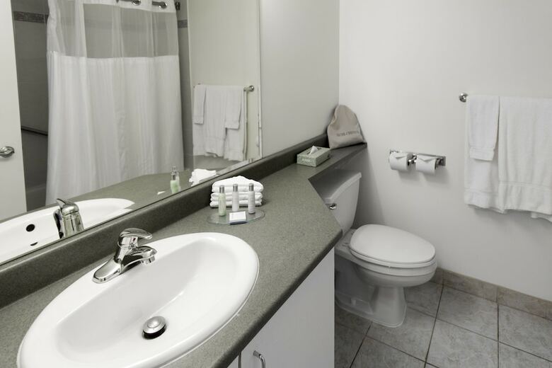 Hotel Faubourg Montreal Downtown Hotel 183492