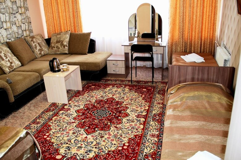 Hostal Oasis Hotel