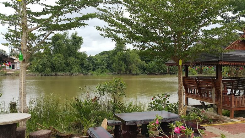 Hotel Ruenthai Rimnam Resort Suratthani